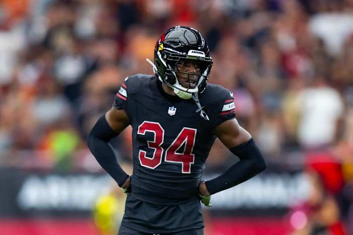 Arizona Cardinals safety Jalen Thompson (34) against the Cincinnati Bengals at State Farm Stadium.
